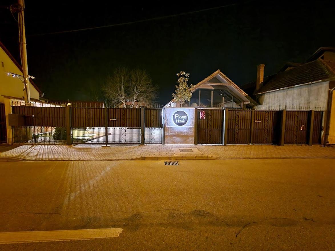 Apartament Travel La Casa Piano House,Cu Parcare アルバ・ユリア エクステリア 写真